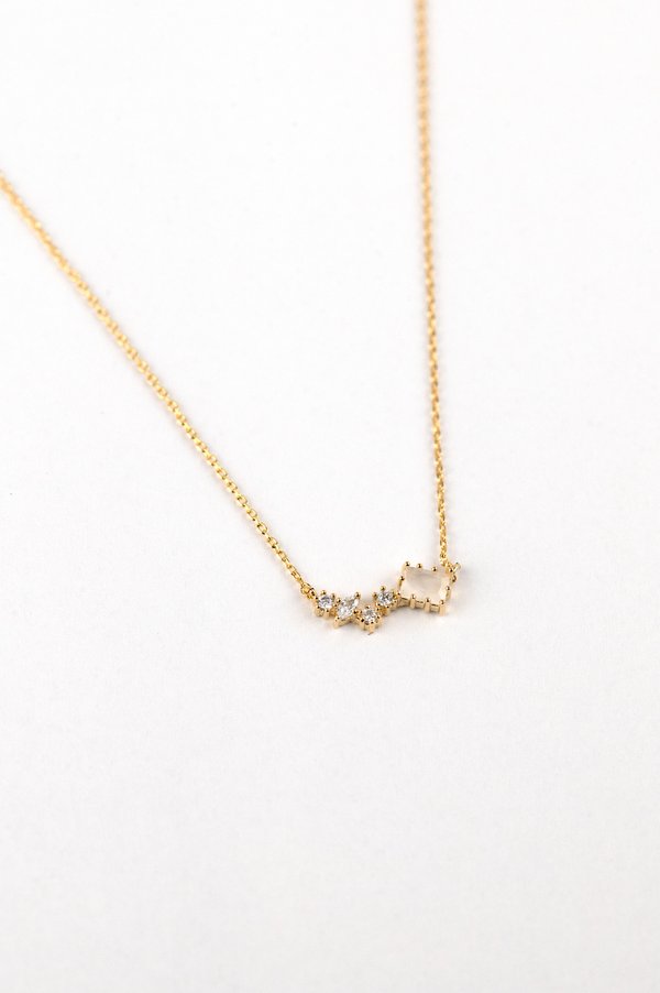 Infinity Necklace in Gold 