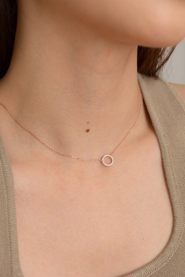 Carrie Necklace in Rose Gold