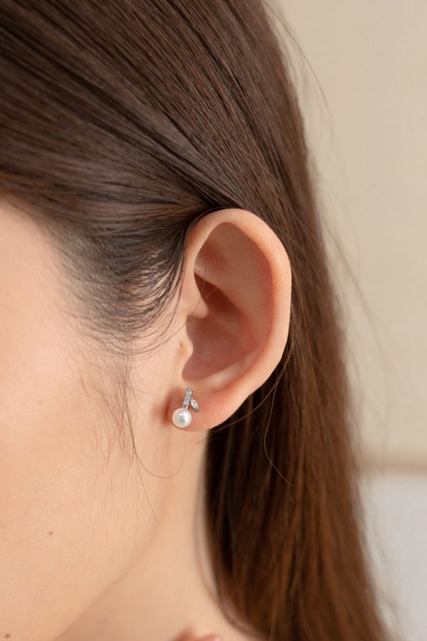 Giavanna Earrings in Silver