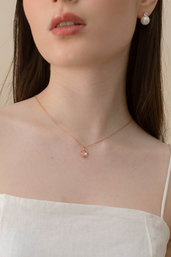 Amabelle Necklace in Rose Gold