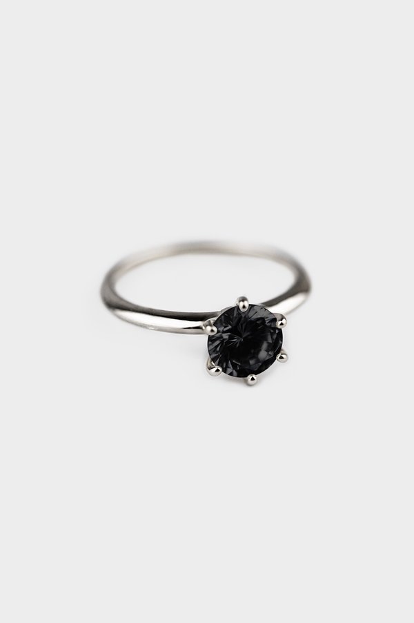 Solitaire Ring in Obsidian Black