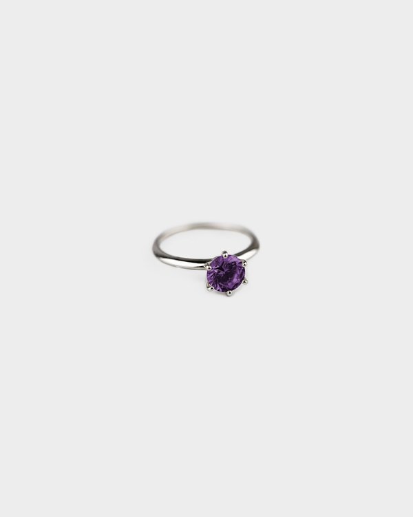 Solitaire Ring in Purple Velvet (Size 15)