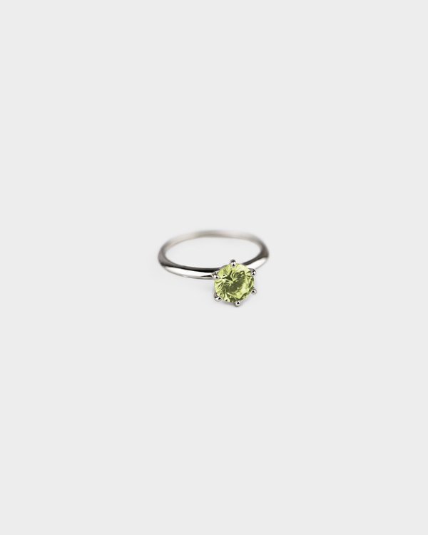 Solitaire Ring in Pistachio (Size 15)