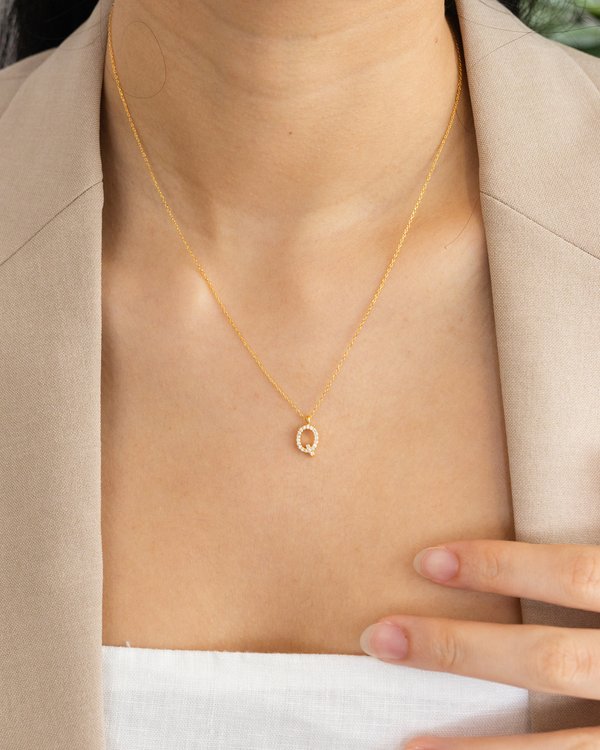 Pavé Initial ‘Q’ Necklace in Gold 