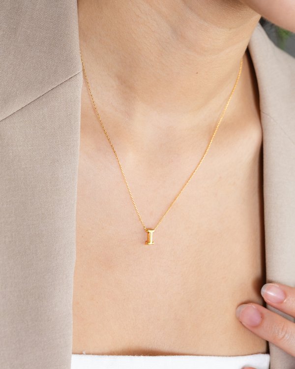 Initial ‘I’ Necklace in Gold