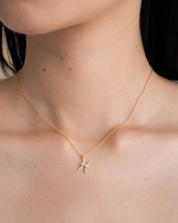 Pisces Horoscope Necklace in Gold