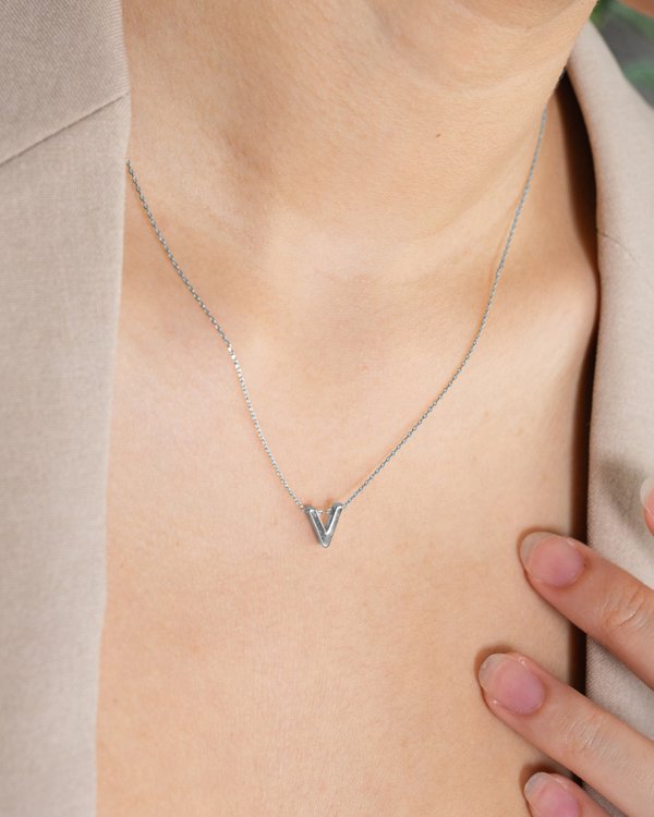 Initial ‘V’ Necklace in Silver
