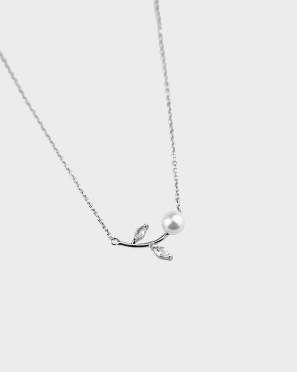 Rosie Necklace in Silver 