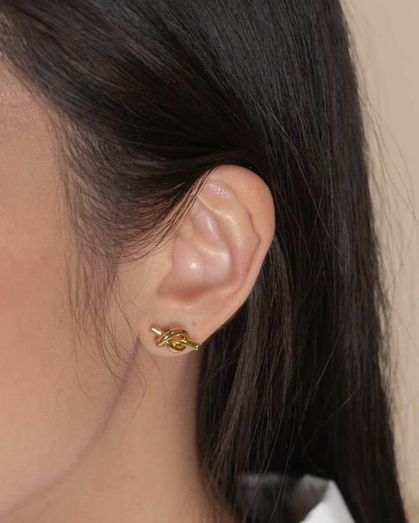 Kynlee Earrings in Gold