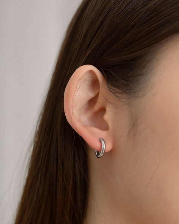 Helen Earrings in Rhodium