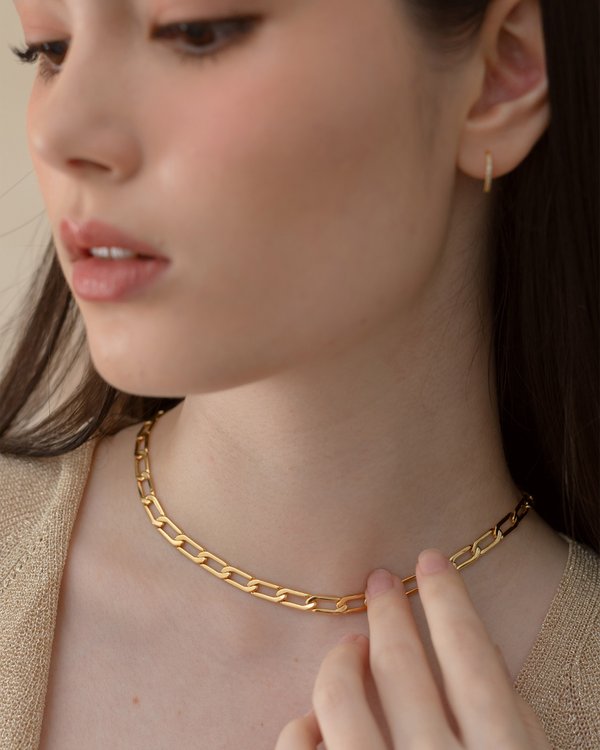 Chelsea Necklace in Gold