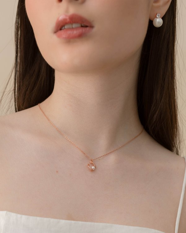 Amabelle Necklace in Rose Gold