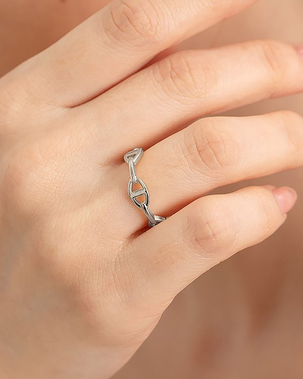 Emmalyn Ring in Silver (Free Size)